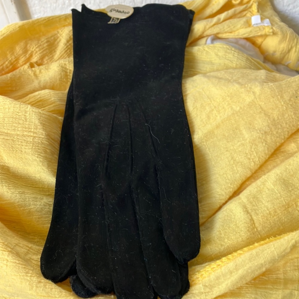 FINAL MARKDOWN Ladies vintage gloves 7 1/2 brand new